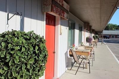 Vintage Block Inn & Suites Okoboji Exterior foto